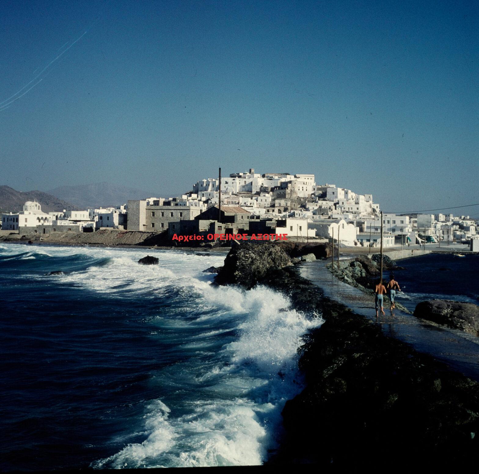 1976 Χώρα
