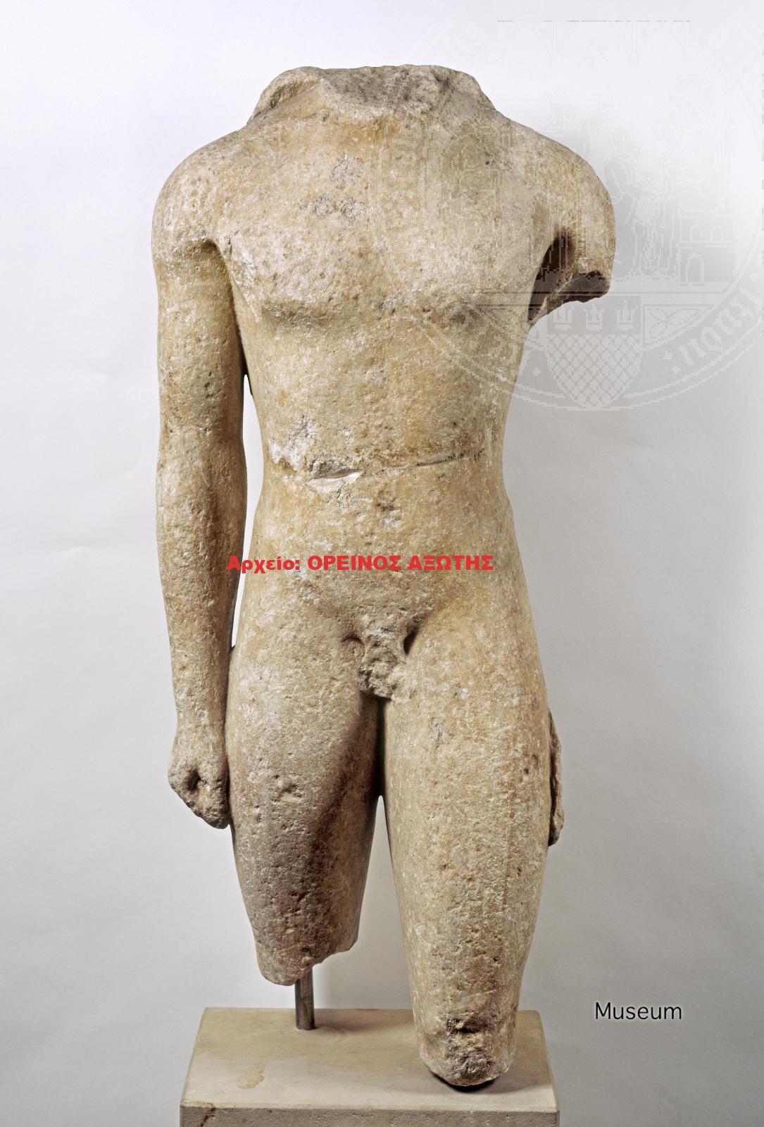 ναξιακός κούρος στο Αρχαιολογικό Μουσείο του Βερολίνου