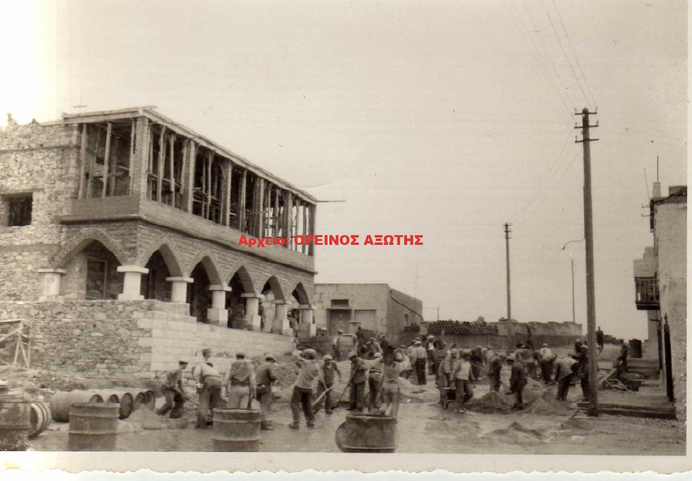 1958 από την ανέγερση της κλινικής Μανωλά στη Χώρα