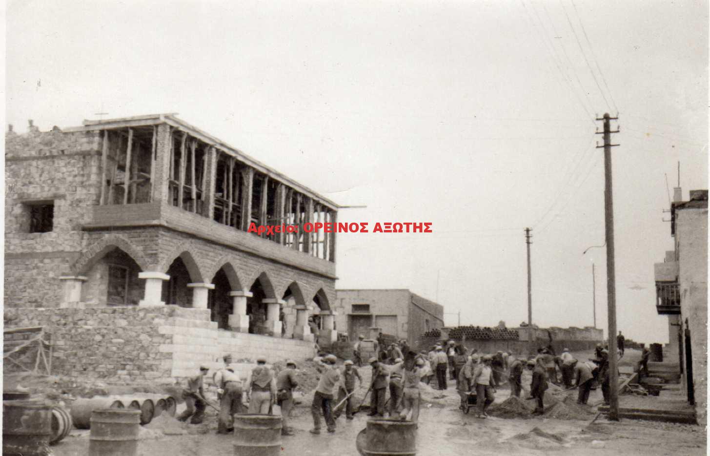 1958 από την ανέγερση της κλινικής Μανωλά στη Χώρα